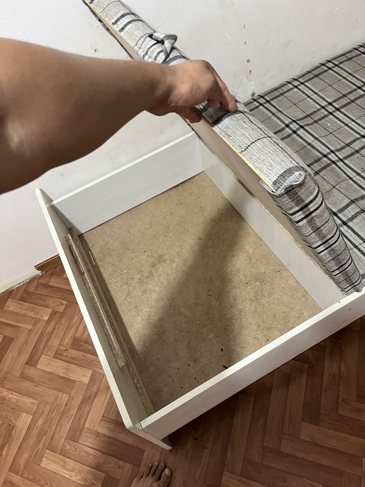 Кровать продам срочно