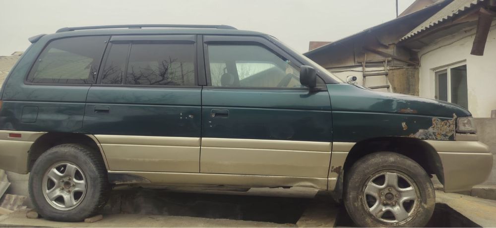 Продам Mazda MPV