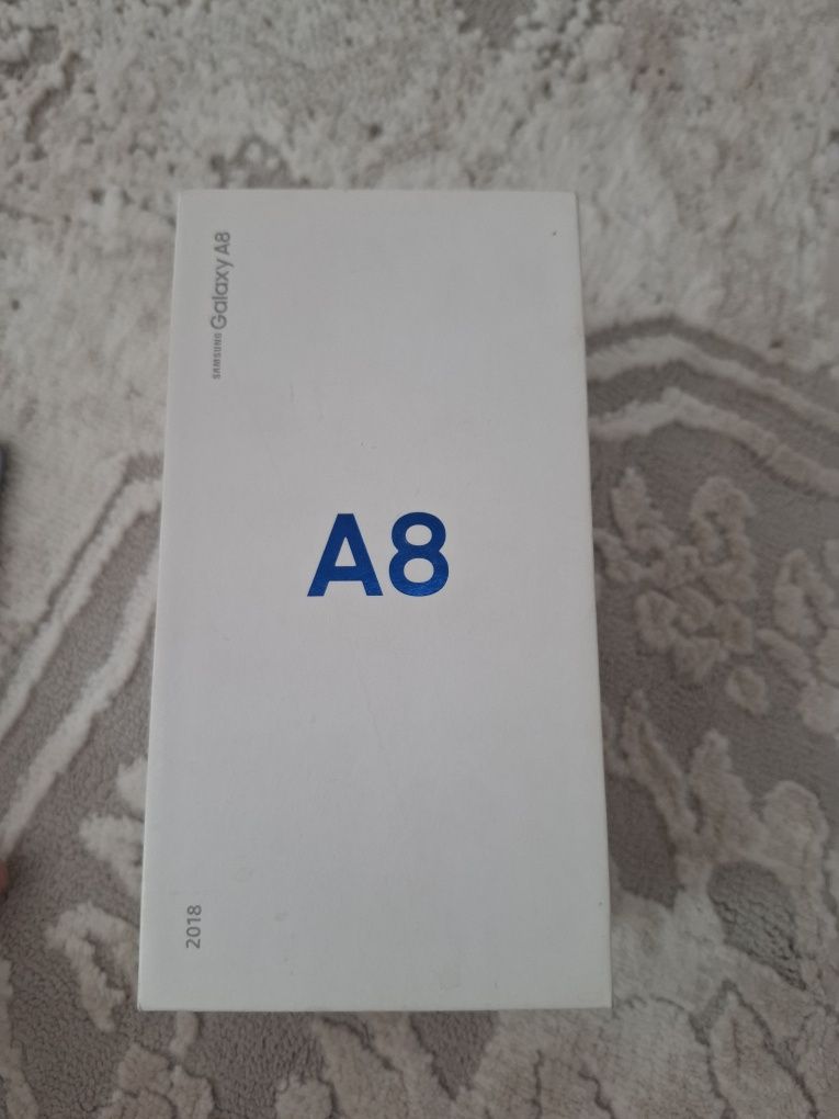Самсунг  А8 2018