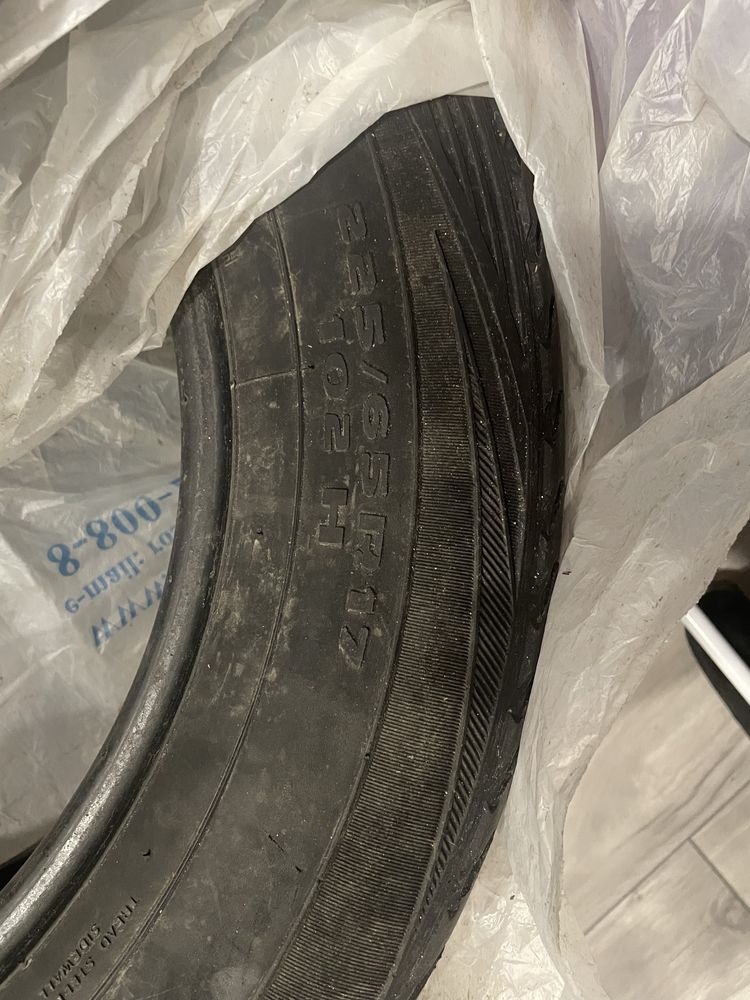 Продам летнюю резину 225/65R17