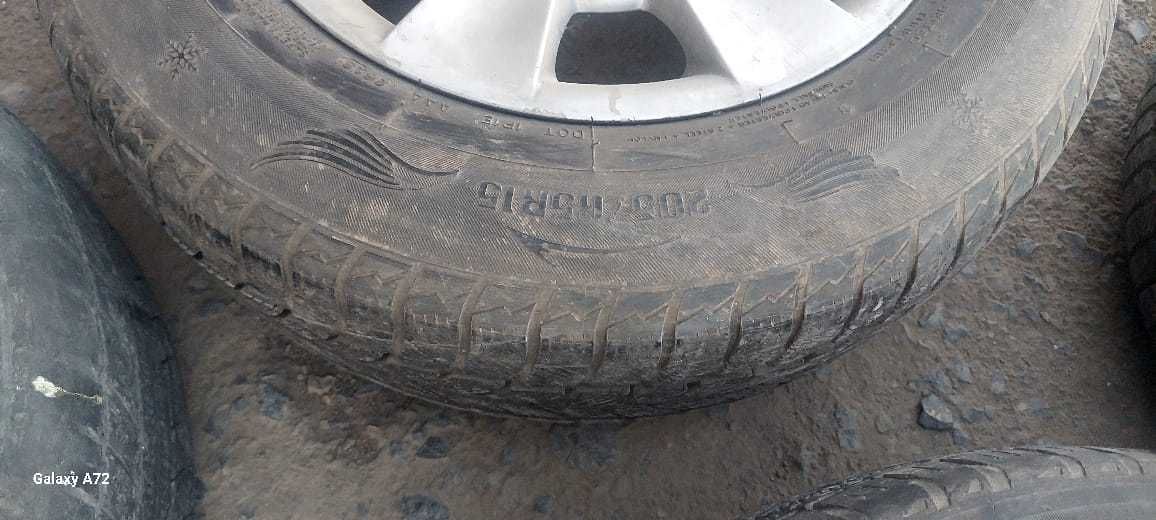 Продам Шины от БМВ размер 205/65/15