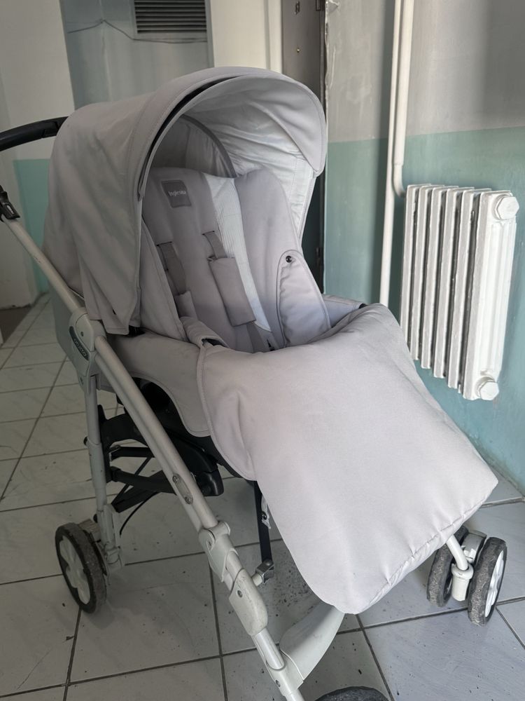 Продам коляску фирмы Inglesine.