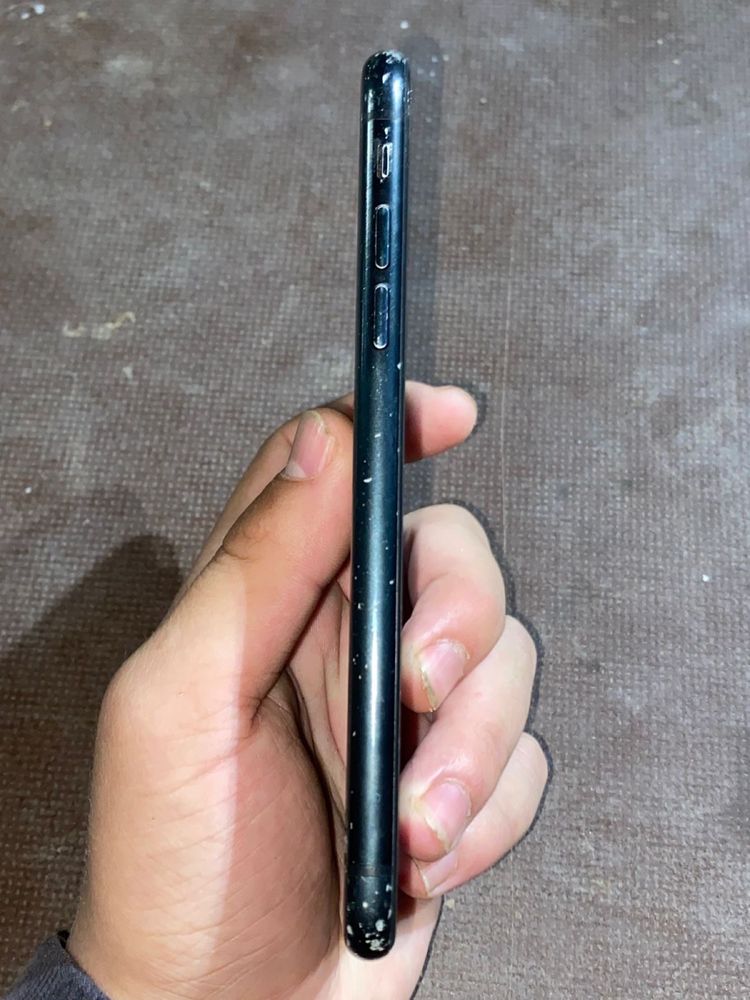 продам айфон xr память64 акб77% ios18 цена окончательная