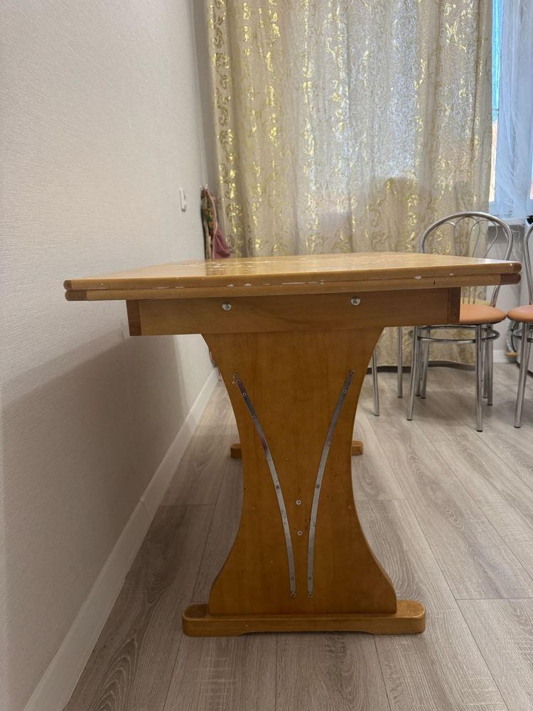 Продам стол со стульями !
