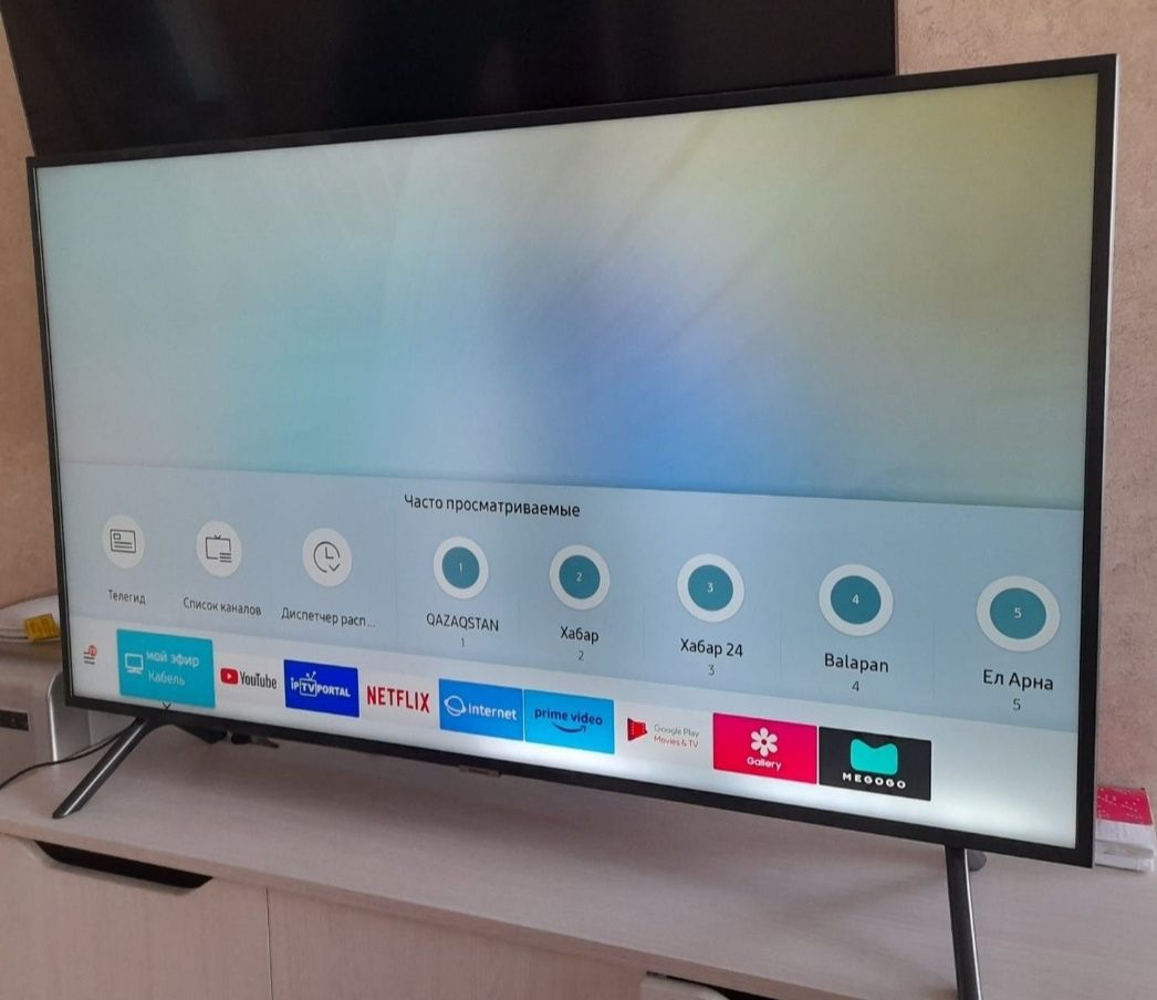 Смарт телевизор Samsung 110 см smart tv WiFi YouTube