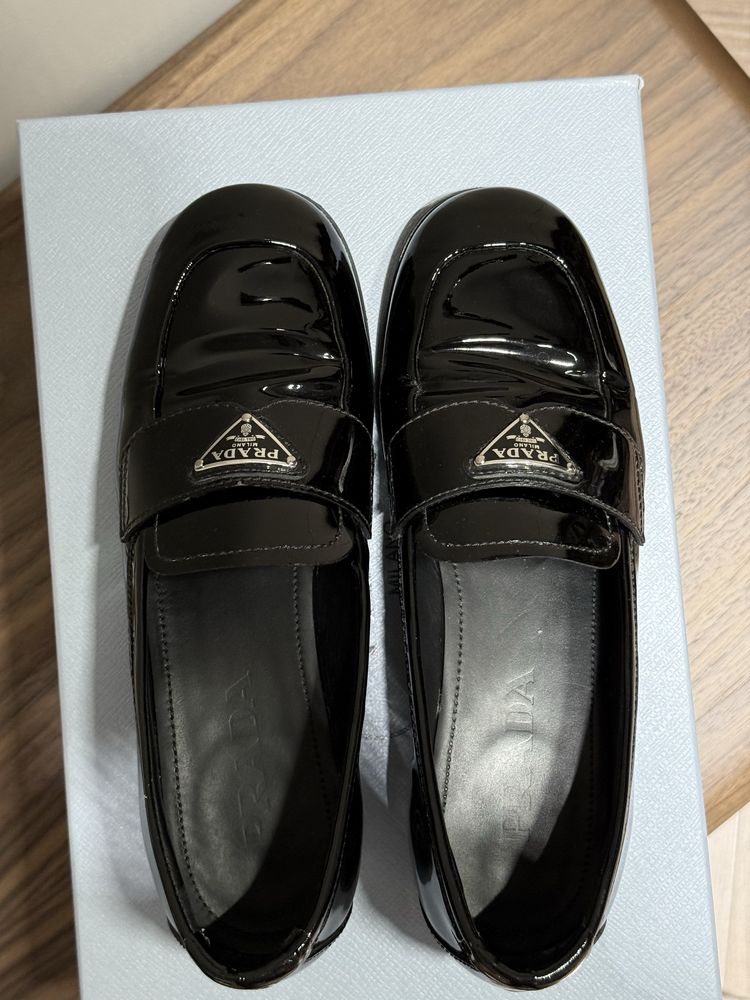 Продам лоферы Prada оригинал