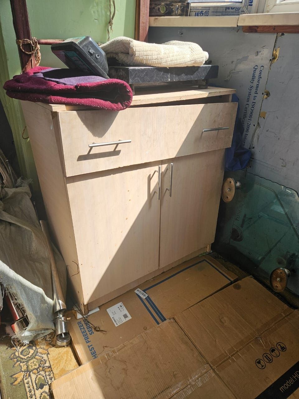 Продам шкафы диван стол