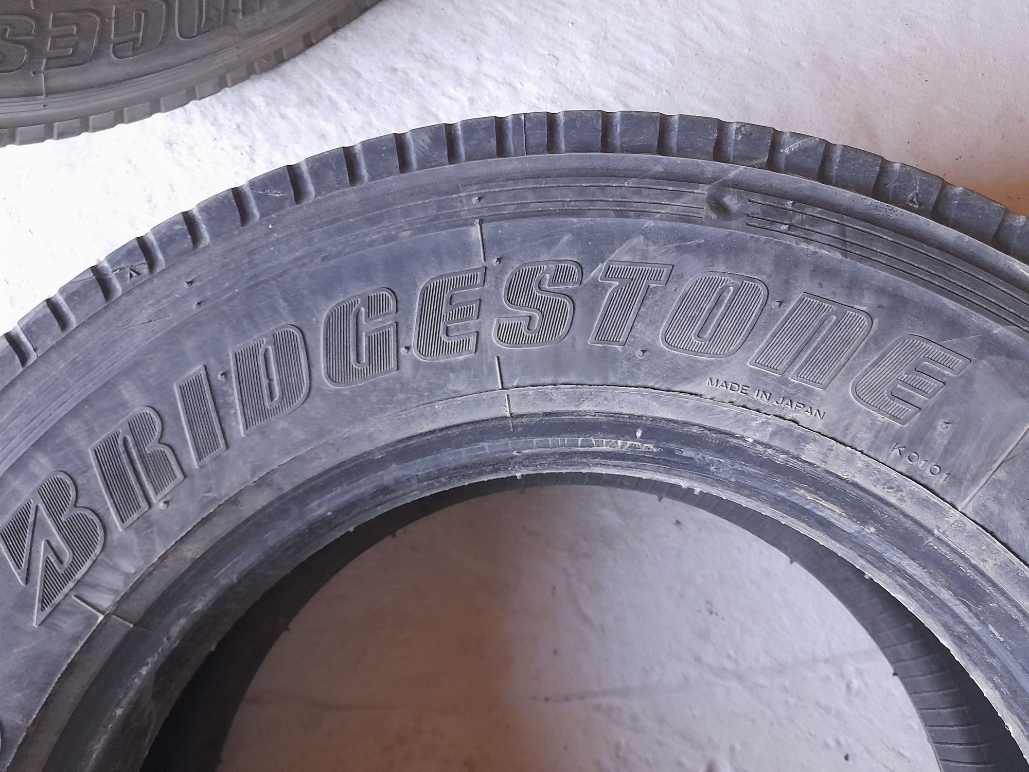 Bridgestone 215/75/17,5