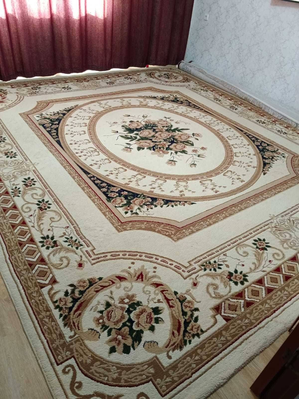 Ковер плотной толщины