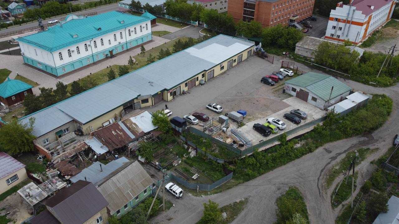 В продаже территория с боксами, под любой вид деятельности.