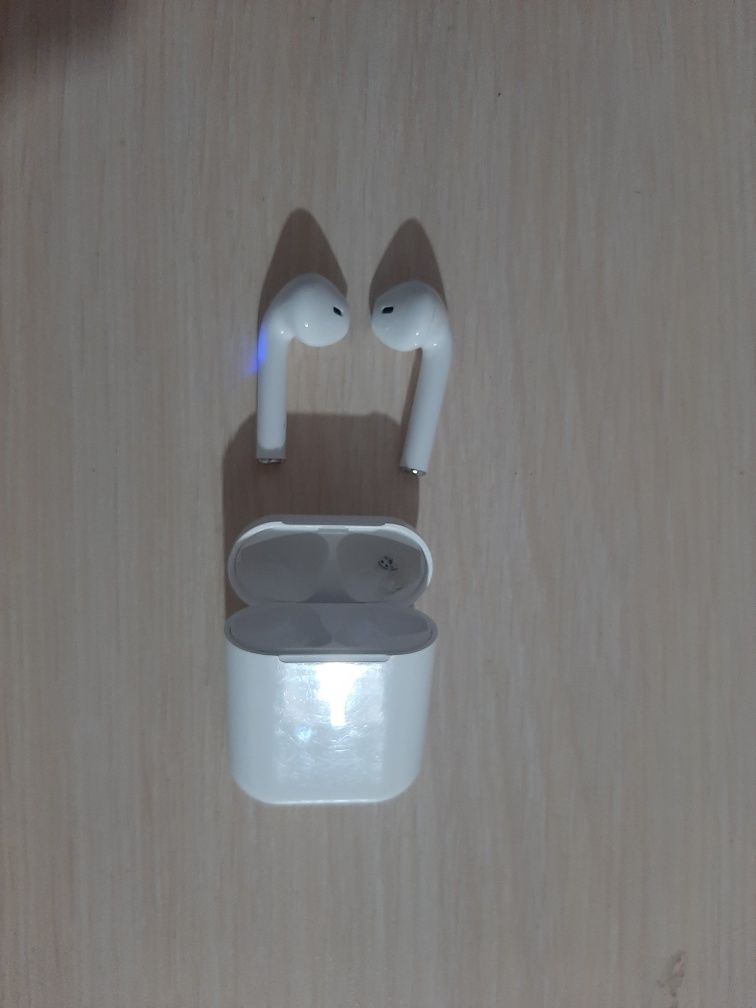Подарочный набор барсетка+airpods 1 + в подарок шнур