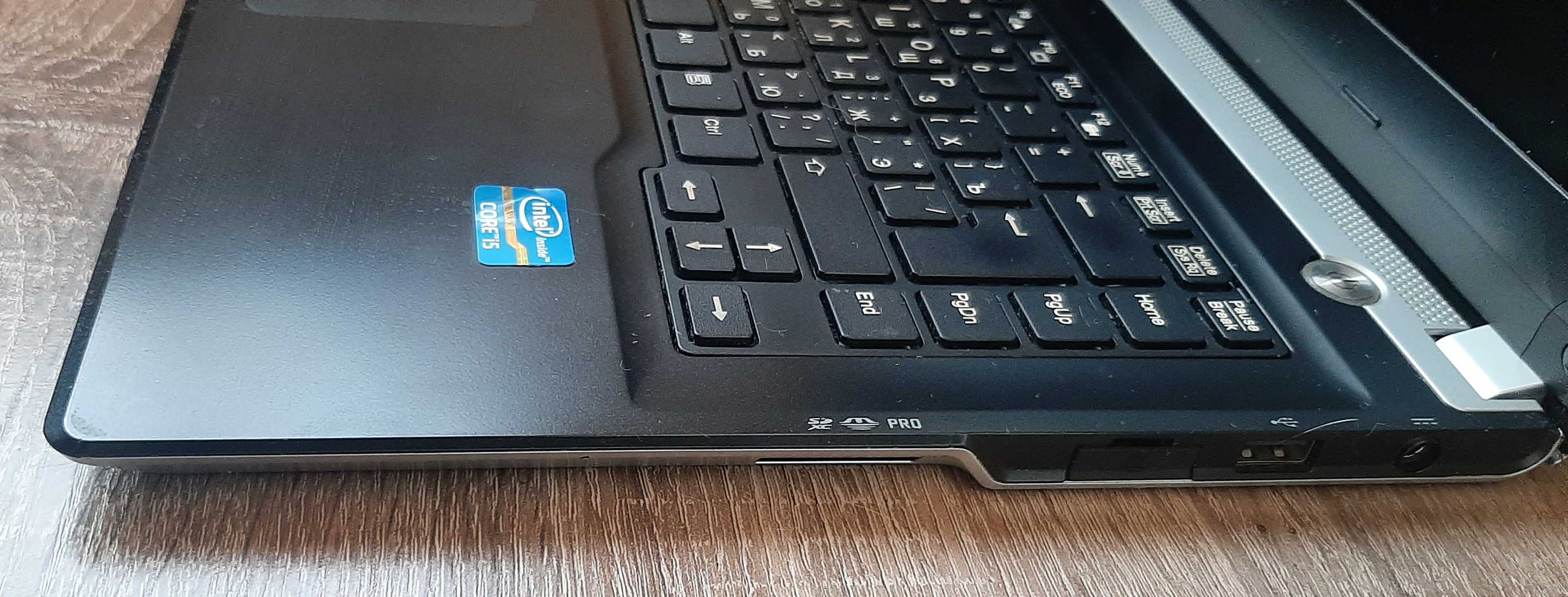 ноутбук  Fujitsu LifeBook UH552