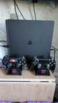 Продам Sony Playstation 4