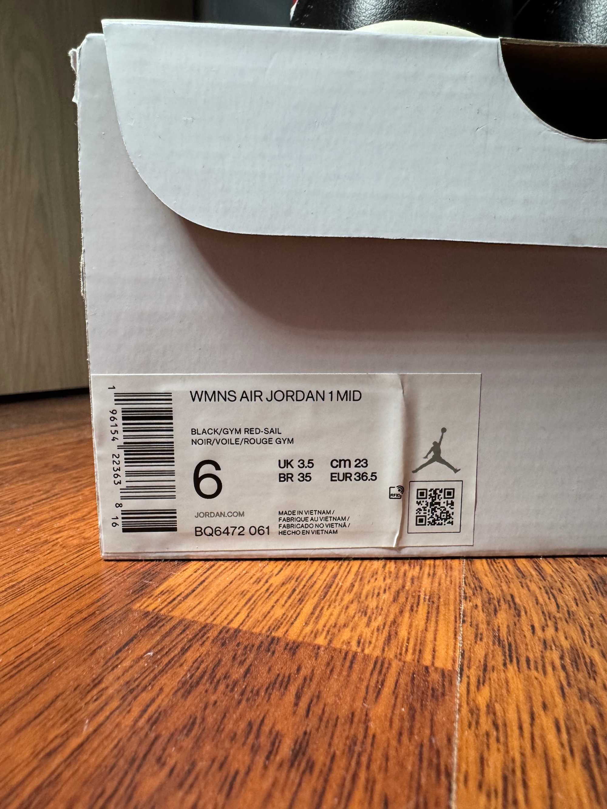 НОВЫЕ в коробке ОРИГИНАЛ кроссовки Nike Air Jordan 1 Mid 36.5