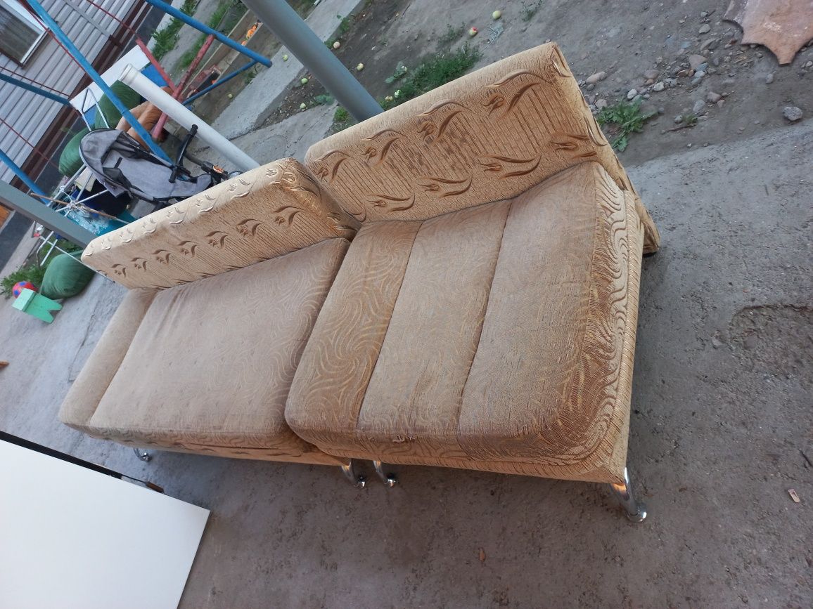 Продам диван в отличном состоянии