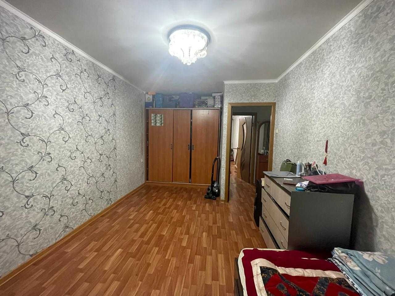 Продам 2-х комнатную квартиру по Мира 4-ый микрорайон 4/5 эт