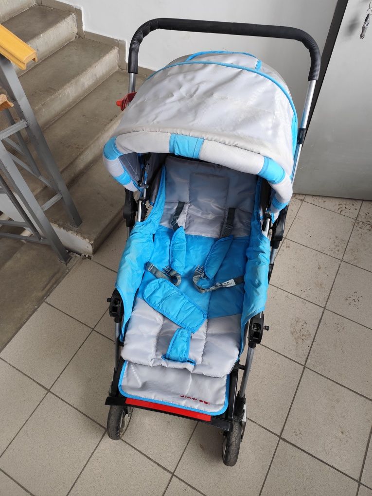 Продам коляску универсальную.