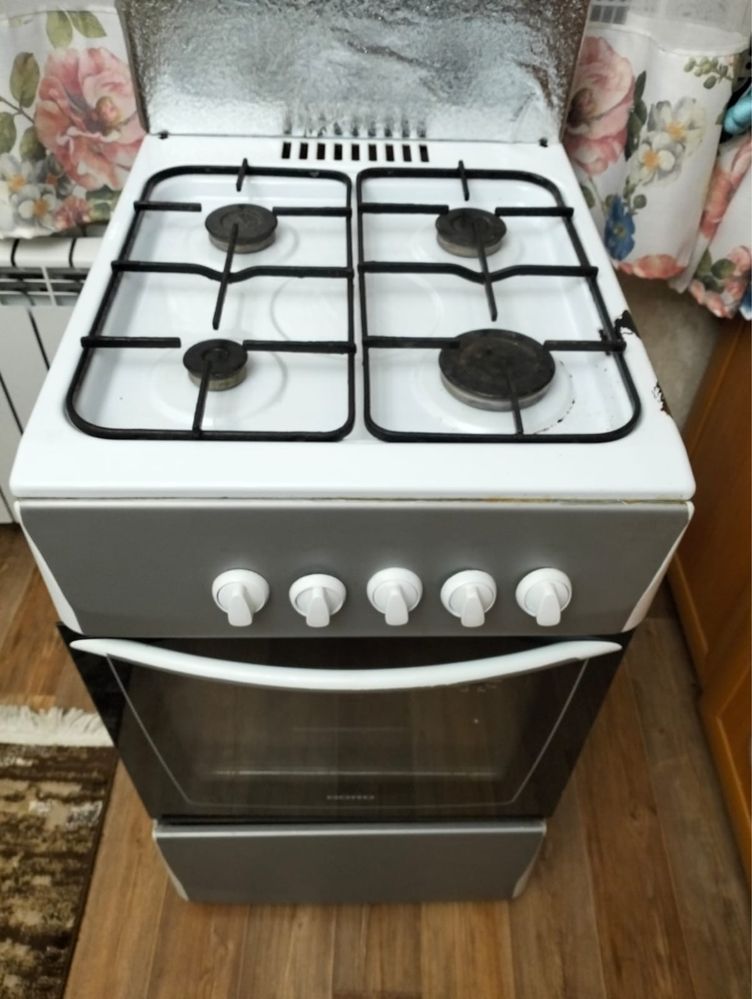 Продам газовую плиту