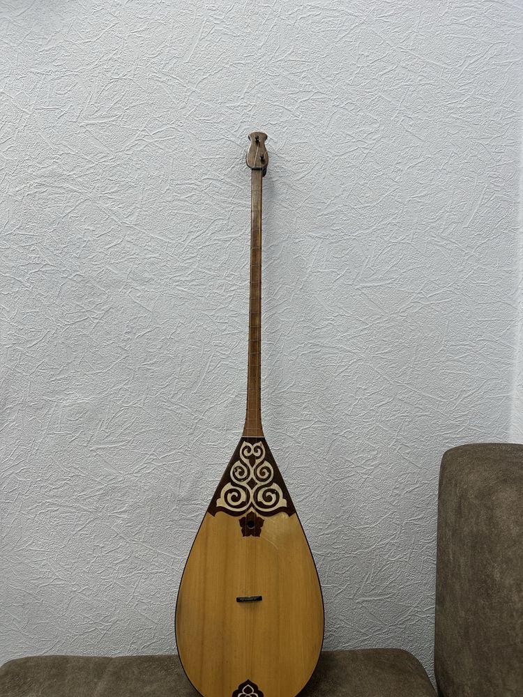 Домбыра (Мастер Жолаушы)