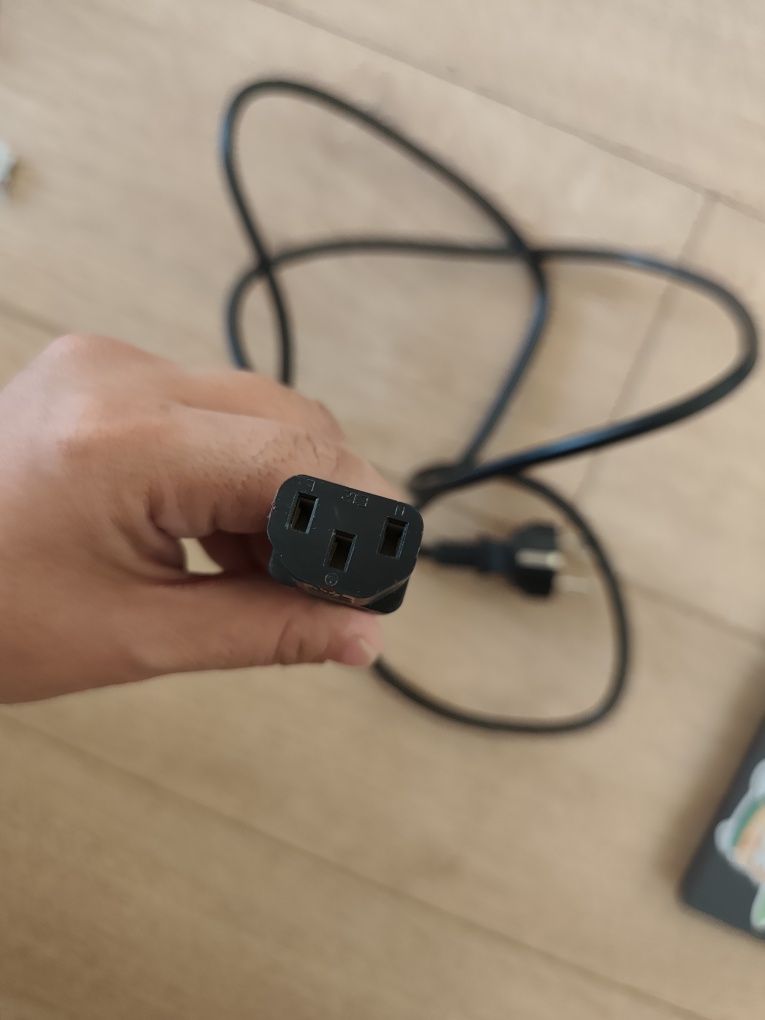 Продам кабеля HDMI и VGA за 1499 тг