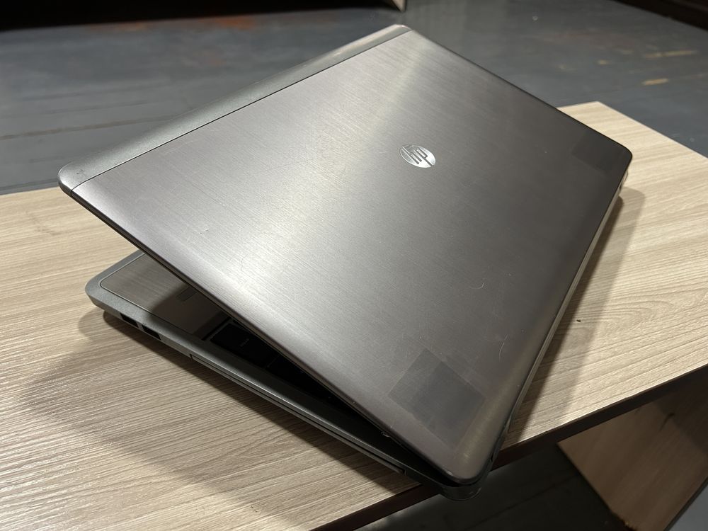 Ноутбук Hp i3 в идеальном состояний