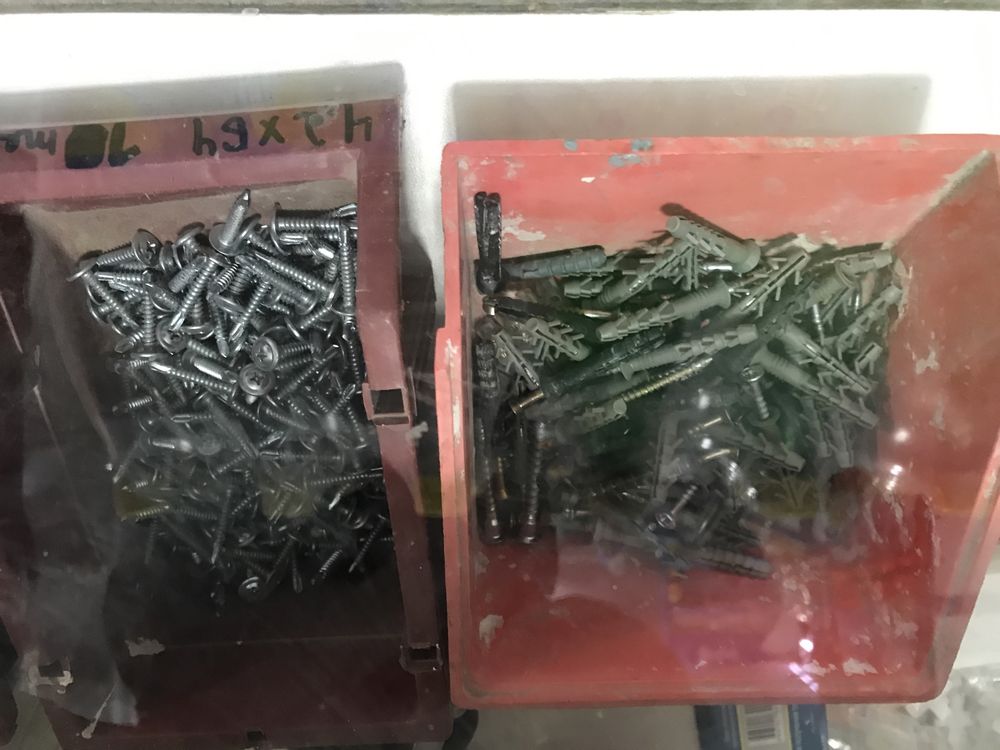 Продам Шурупы Саморезы