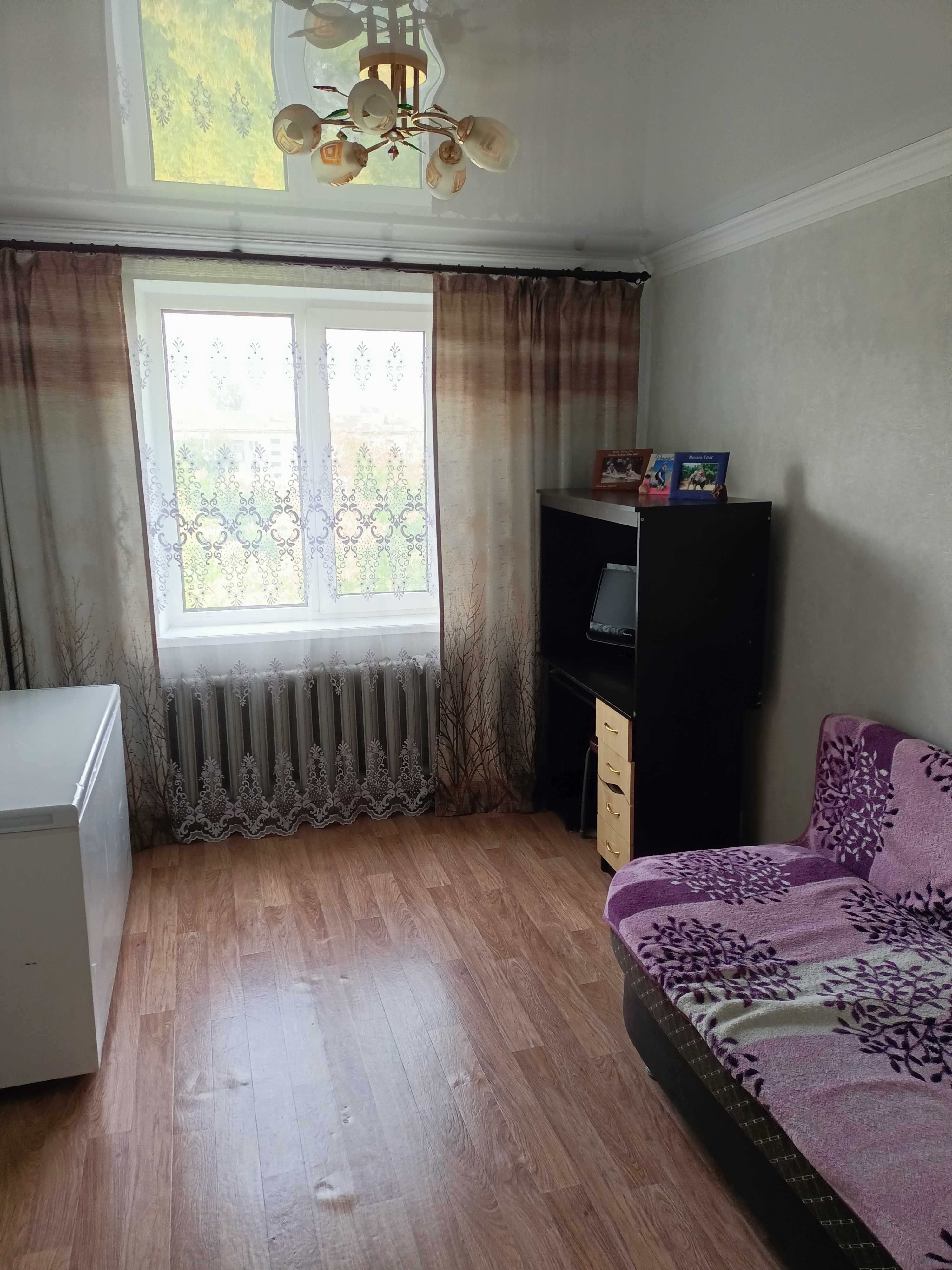 Продам двухкомнатную квартиру ( ленинградка)