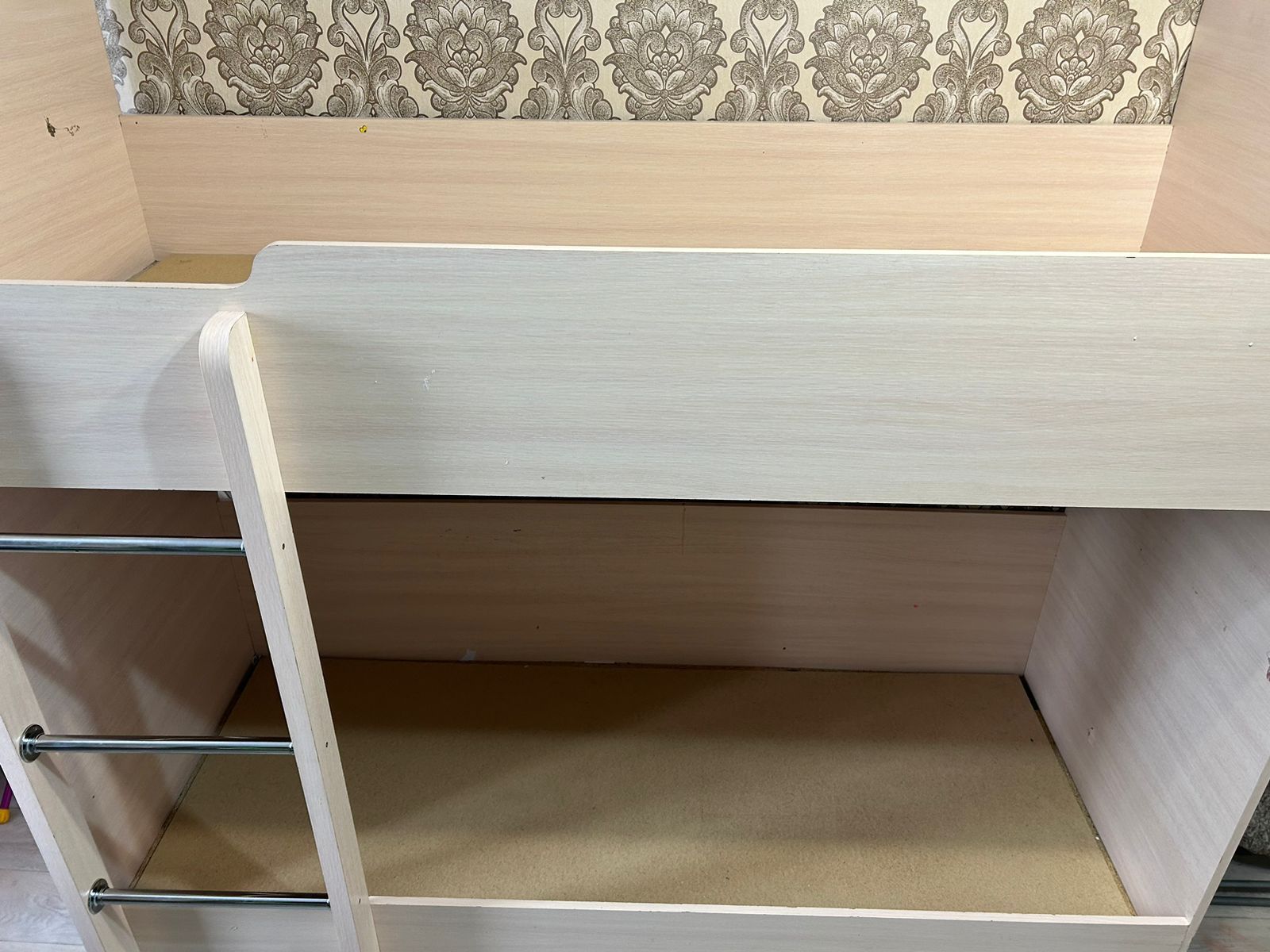 Срочно продаётся двухъярусная детская кровать
