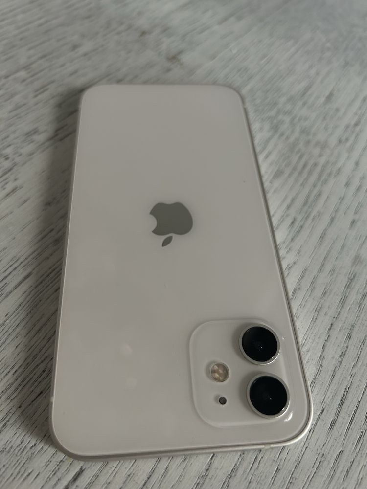 Продам Iphone 12  Айфон 12