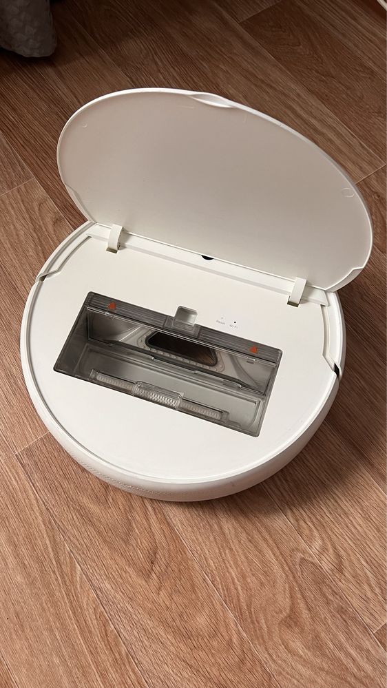 Робот-пылесос Xiaomi Mi Robot Vacuum-Mop STYTJ01ZHM/SKV4093GL