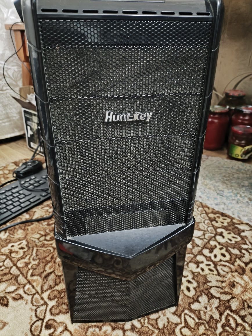 Комп в хорошем состояние  ПК с g210 1gb