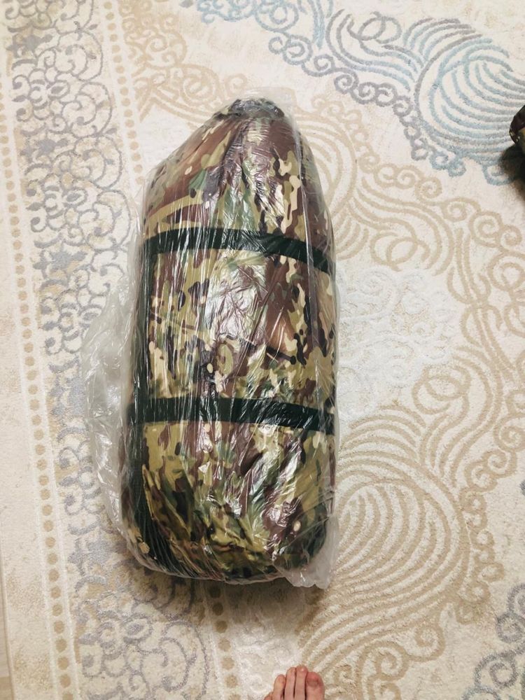 Берцы.туфли.военная сумка.спальный мешок.каримат