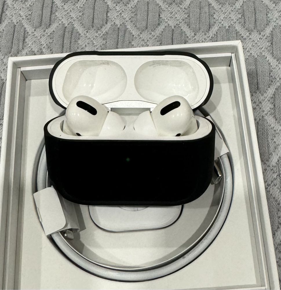 Продам наушники AirPods Pro