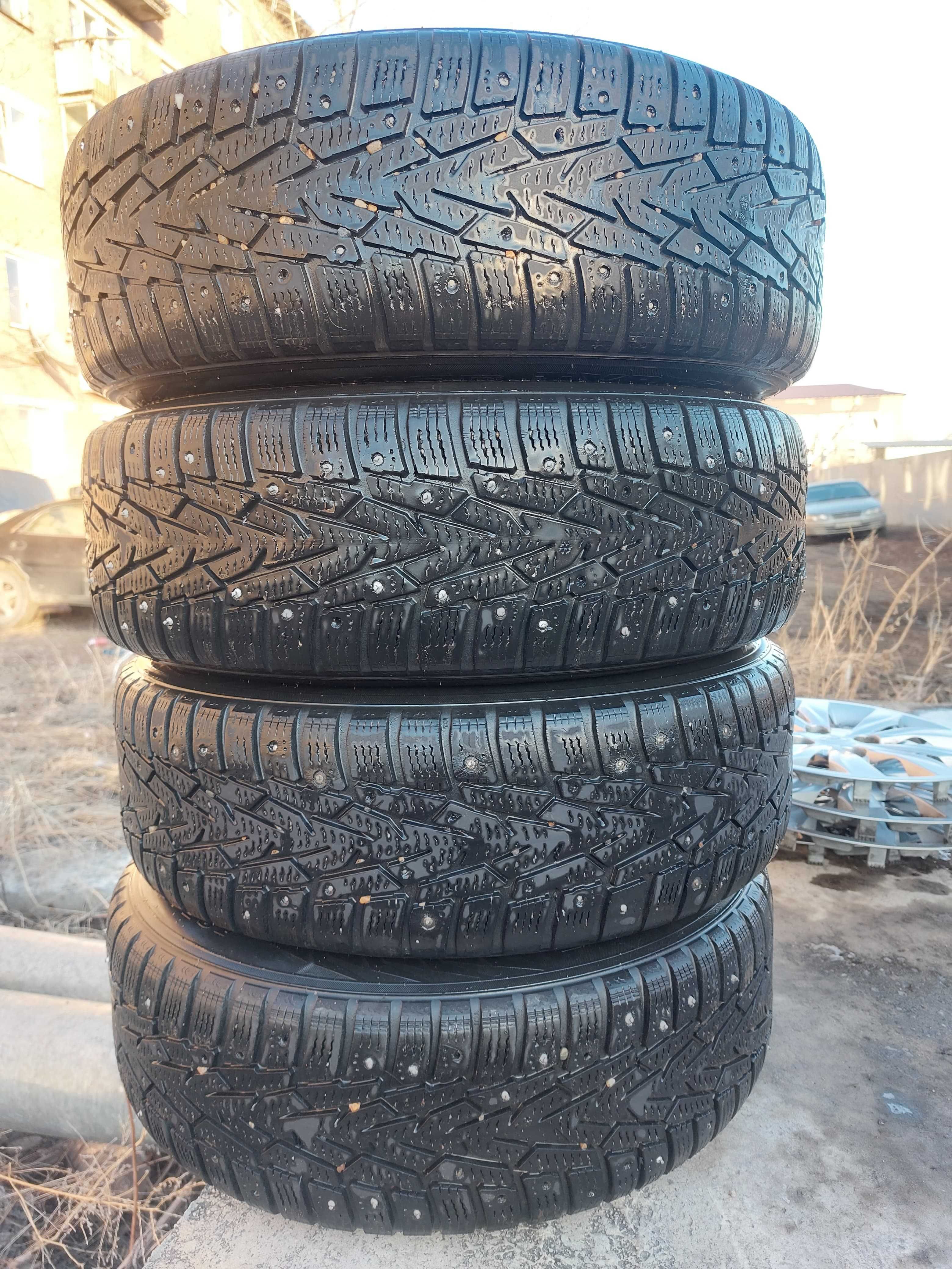 Зимние шины с шипами Hyundai .
