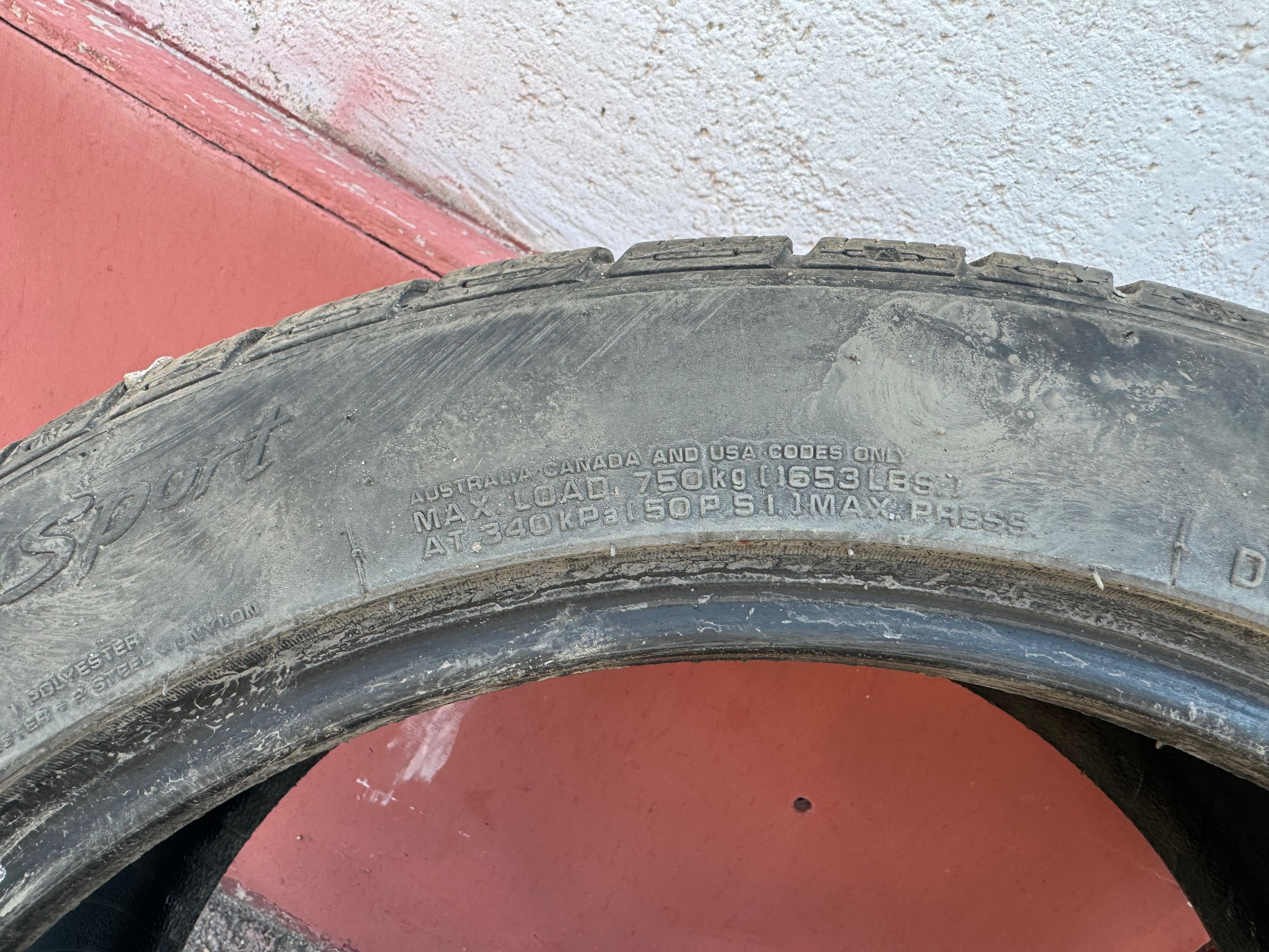 Продаются зимние шины 235/45/18