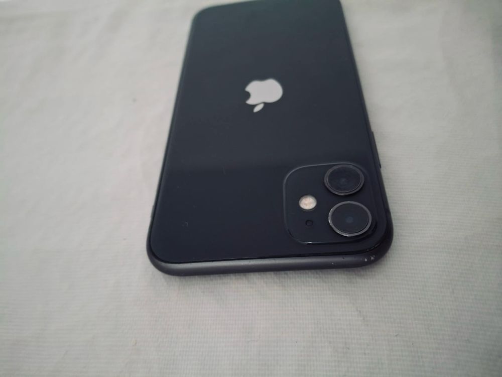 iPhone 11 черный
