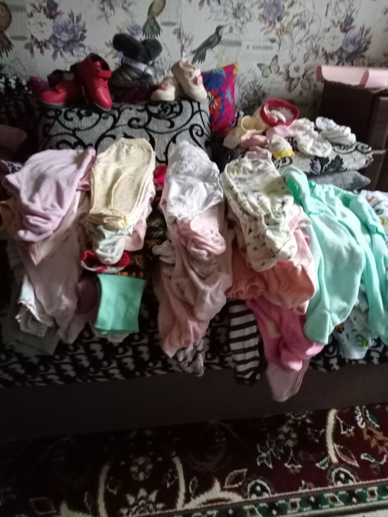 Продам детские вещи.
