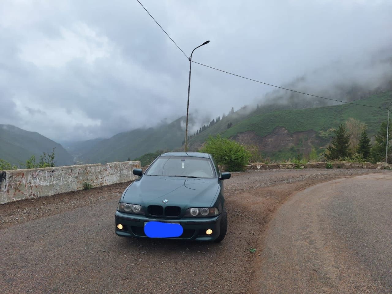 Автомобиль  B.M W