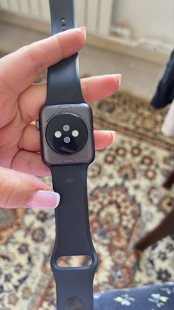 Срочно !!!Продам часы Apple