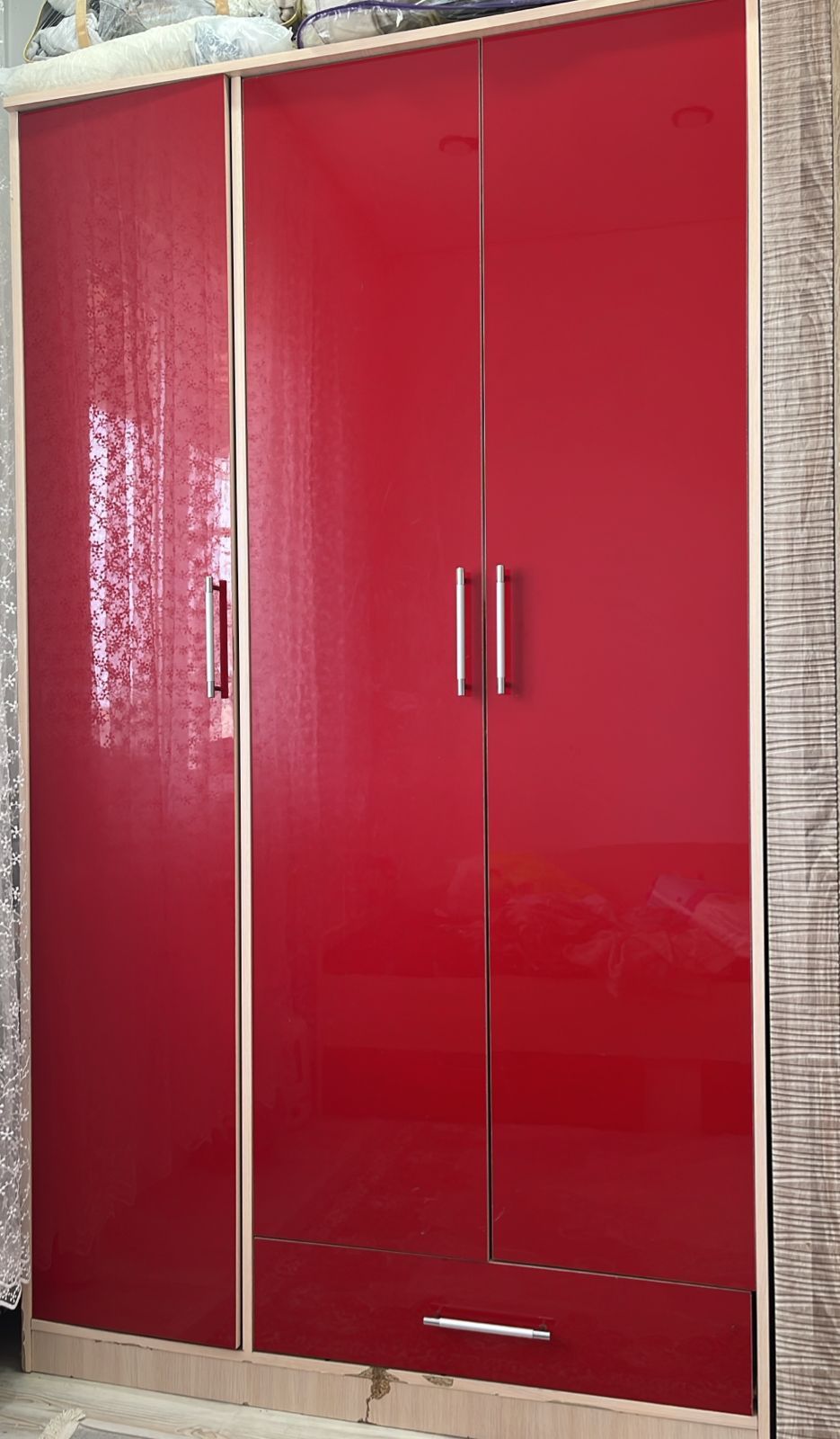 Продается шкаф и кровать