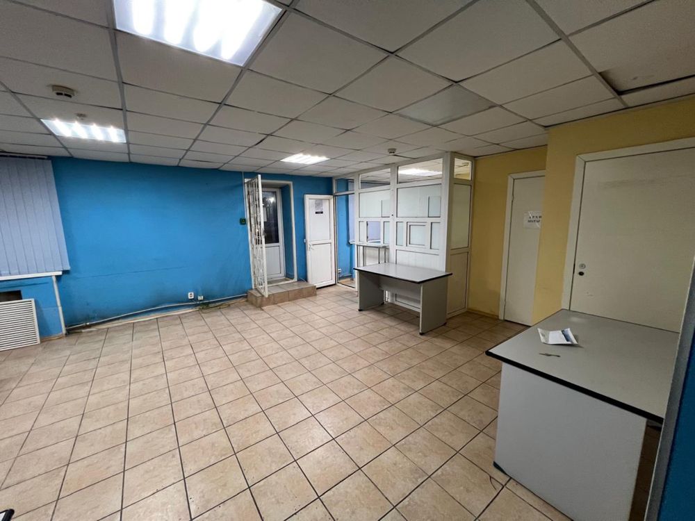 Продам две объедененные квартиры в центре (2+3). Вход отдельный.