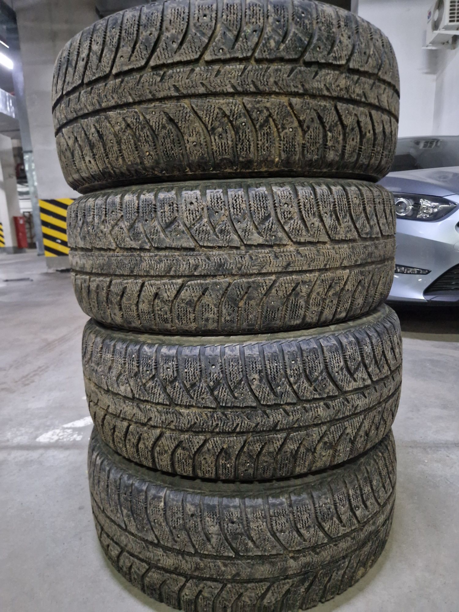 235/55/18 конплект 4 балона.