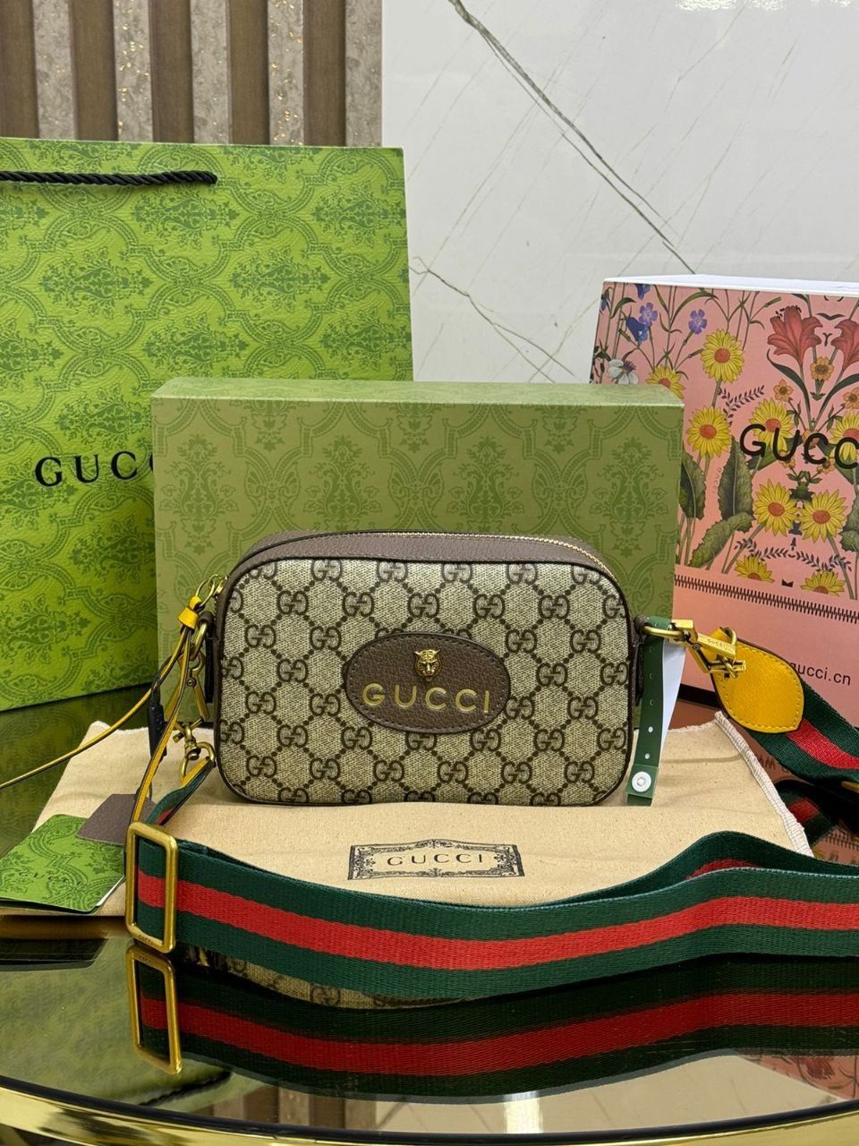 Сумка Gucci в фирменной подарочной коробке