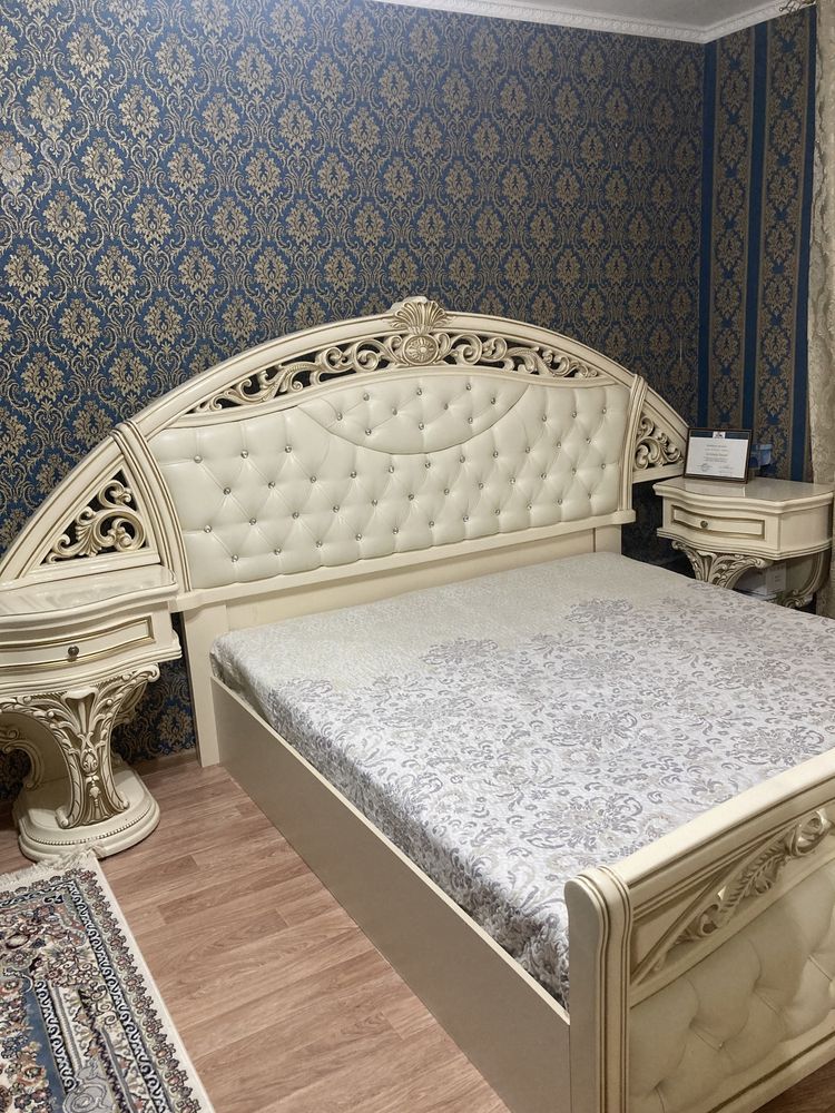 Продается спальный гарнитур