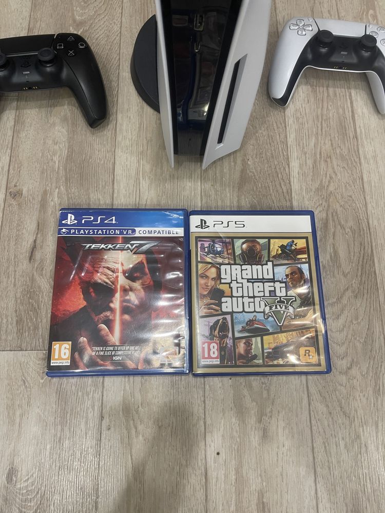 PlayStation5+2 игровых контролеера+2 игры на PlayStation