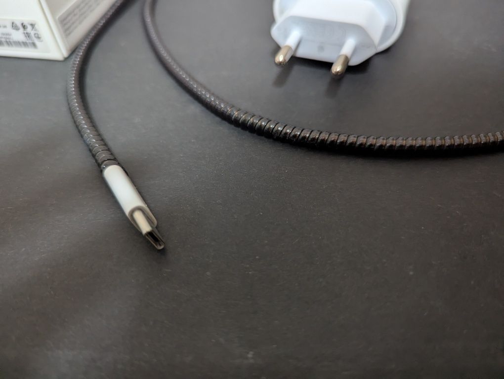 Адаптер Apple USB‑C 20W