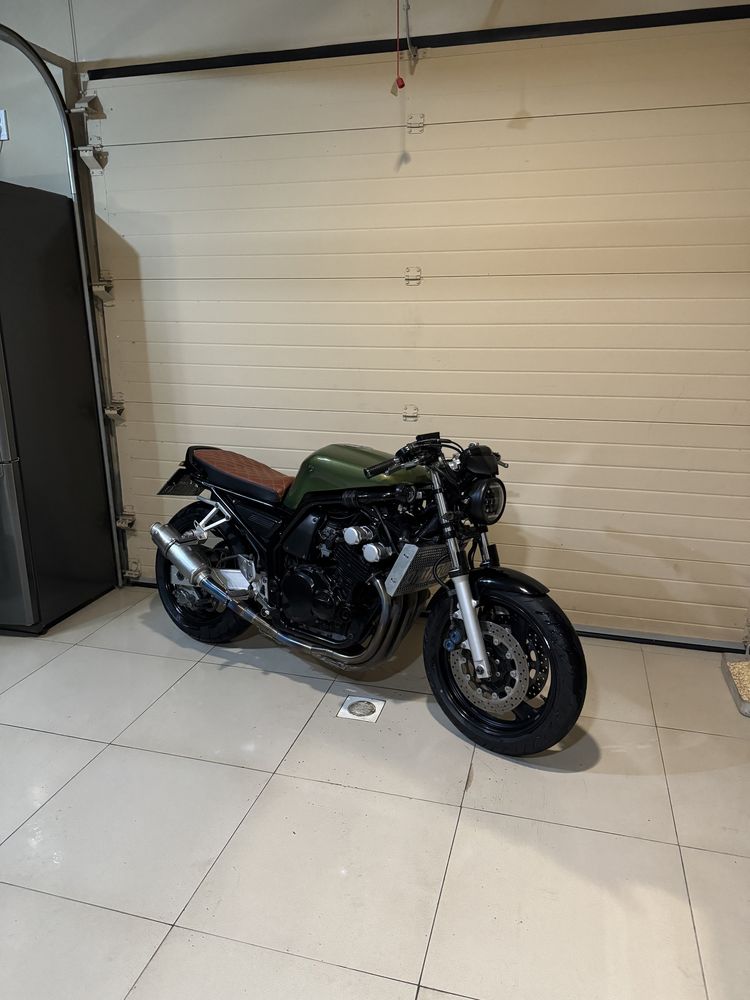 Yamaha FZS 600 Faizer кастомный мотоцикл
