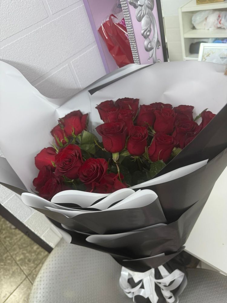 Цветы свежие 25шт  метровые