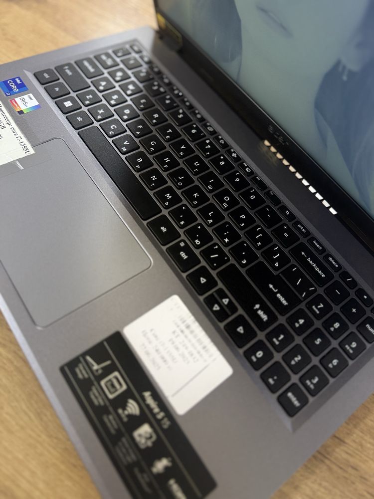 Acer Intel core i7-13 SSD 512 gb Ozu 16 gb