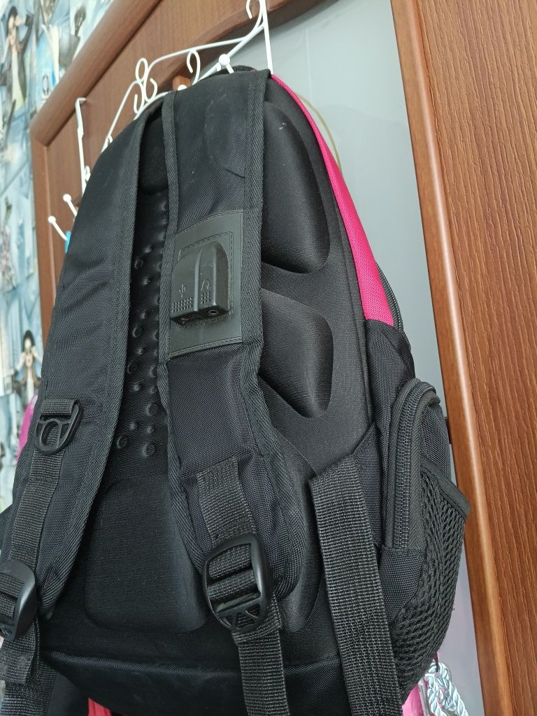 Продам школьные портфели